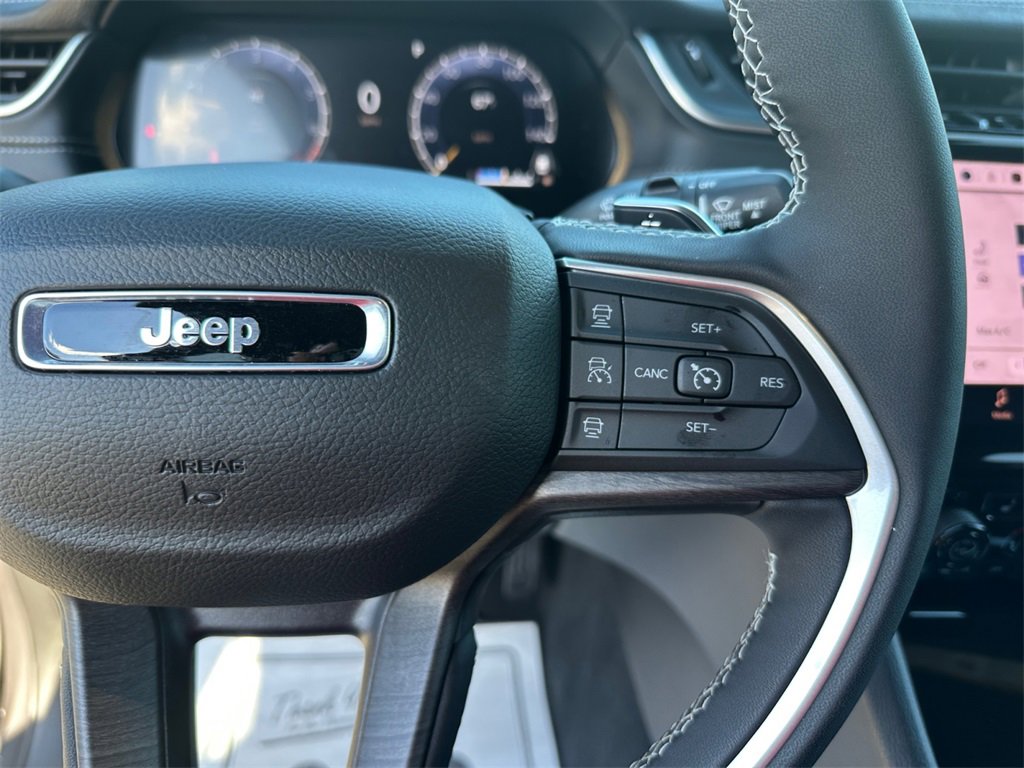 New 2025 Jeep Grand Cherokee Limited w/ Black Appearance Package image 20