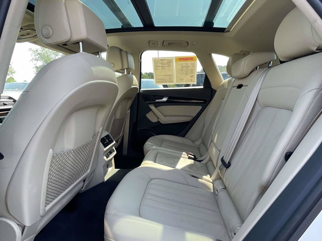 Used 2019 Audi Q5 2.0T Premium w/ Convenience Package AWD/4WD image 16