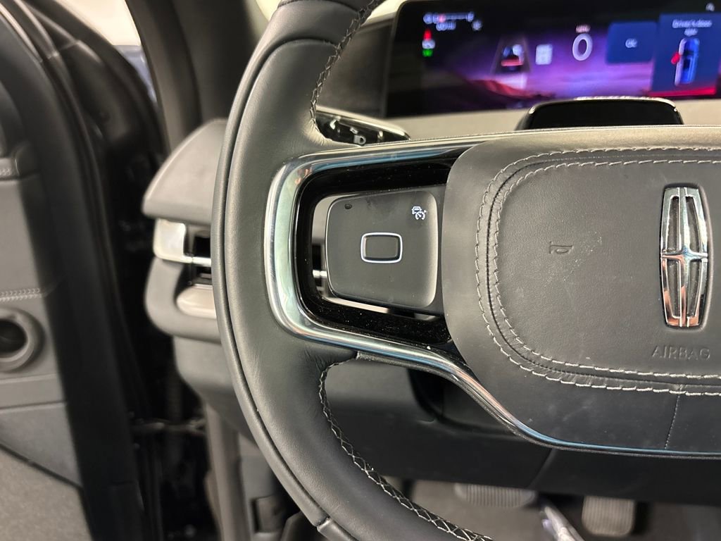 Used 2025 Lincoln Navigator Reserve w/ Jet Appearance Package image 33
