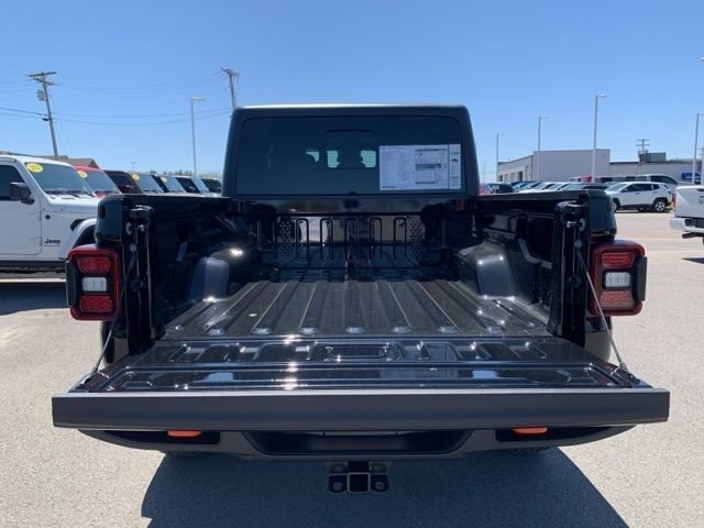 Used 2025 Jeep Gladiator Mojave w/ Convenience Group AWD/4WD image 25