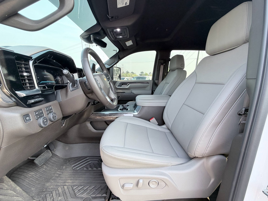 Used 2026 Chevrolet Silverado 2500 LTZ w/ LTZ Premium Package image 21