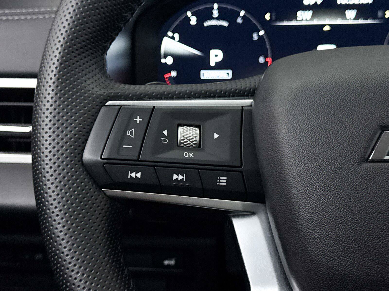 Used 2025 Mitsubishi Outlander SE FWD image 38