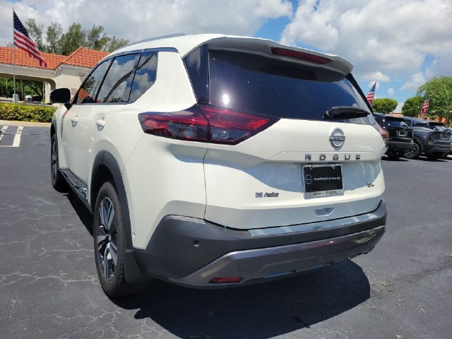 Used 2023 Nissan Rogue SL w/ SL Premium Package FWD image 6