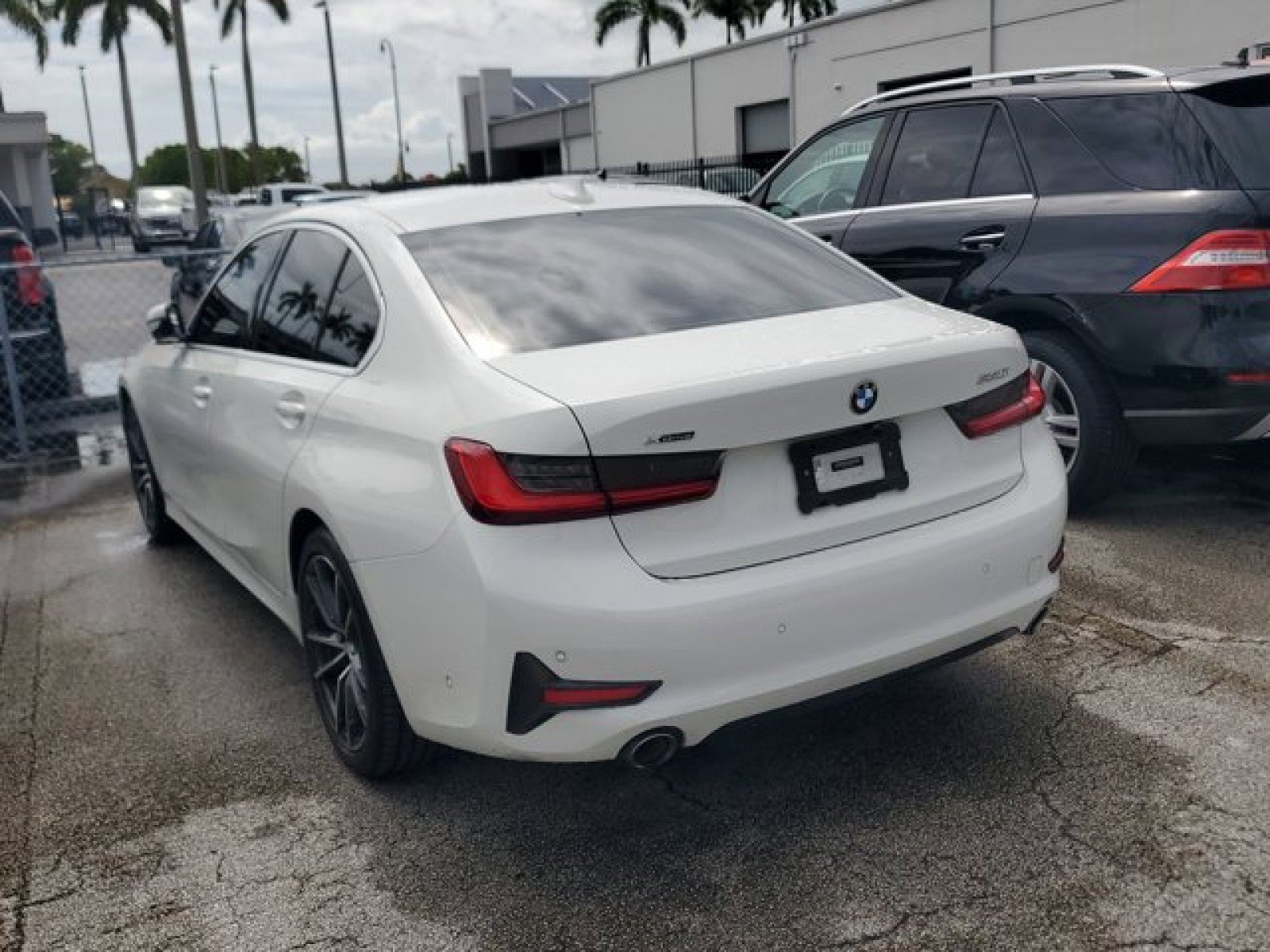 Used 2021 BMW 330i xDrive Sedan AWD/4WD image 5