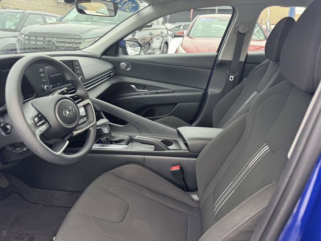 Certified 2023 Hyundai Elantra SEL image 13