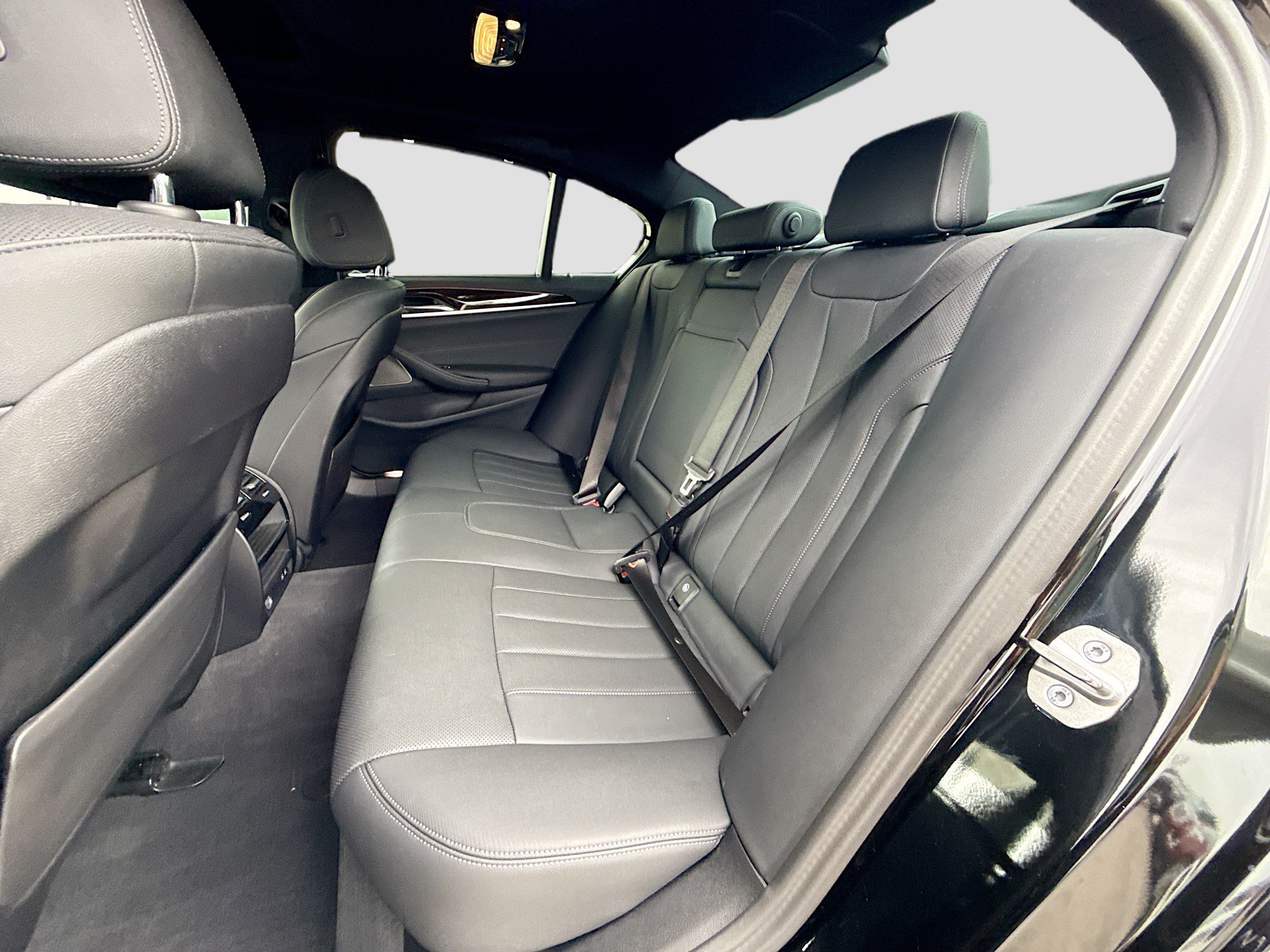Used 2023 BMW 540i xDrive w/ Executive Package AWD/4WD image 20