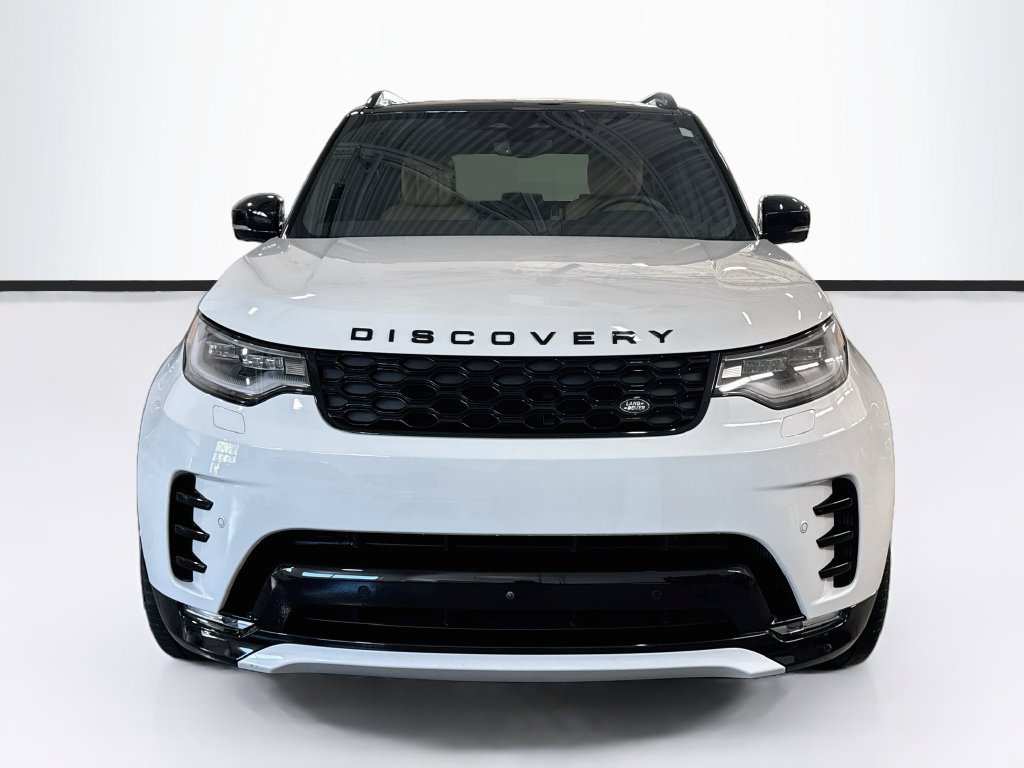Used 2025 Land Rover Discovery Dynamic SE AWD/4WD image 2