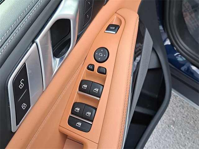 Used 2025 BMW X5 sDrive40i w/ Premium Package image 22