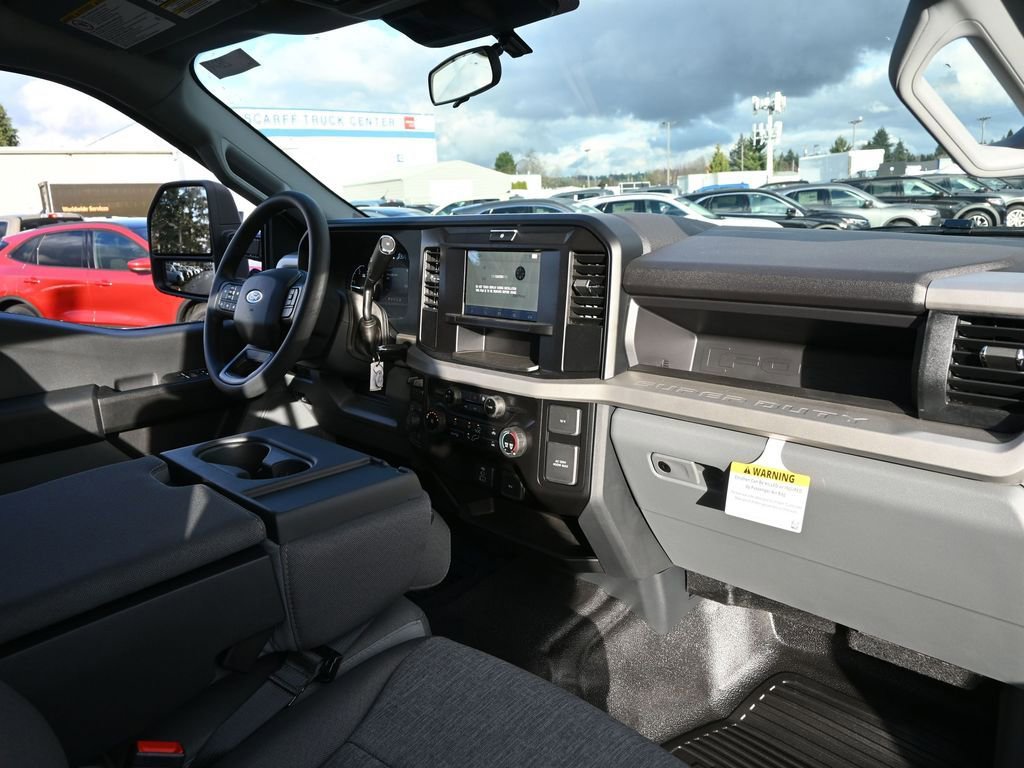 New 2026 Ford F550 4x4 Crew Cab image 32
