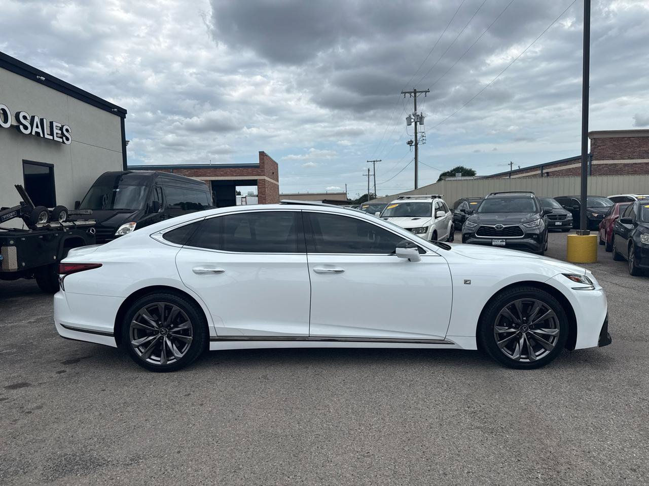 Used 2018 Lexus LS 500 F Sport w/ Accessory Package (Z2) AWD/4WD image 5
