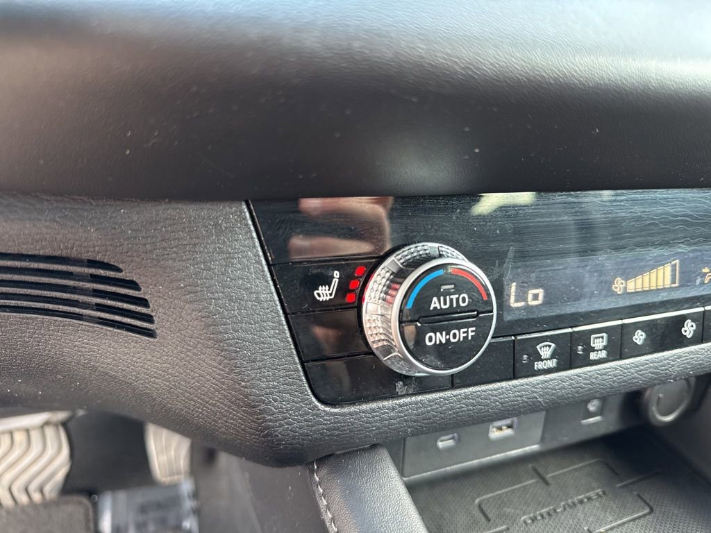 Used 2022 Mitsubishi Outlander SE image 23