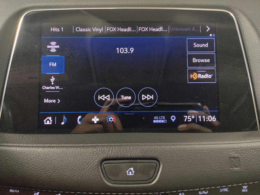 Used 2019 Cadillac XT4 Premium Luxury w/ Technology Package AWD/4WD image 25