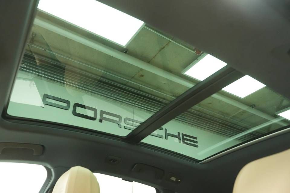 New 2026 Porsche Macan AWD/4WD image 38