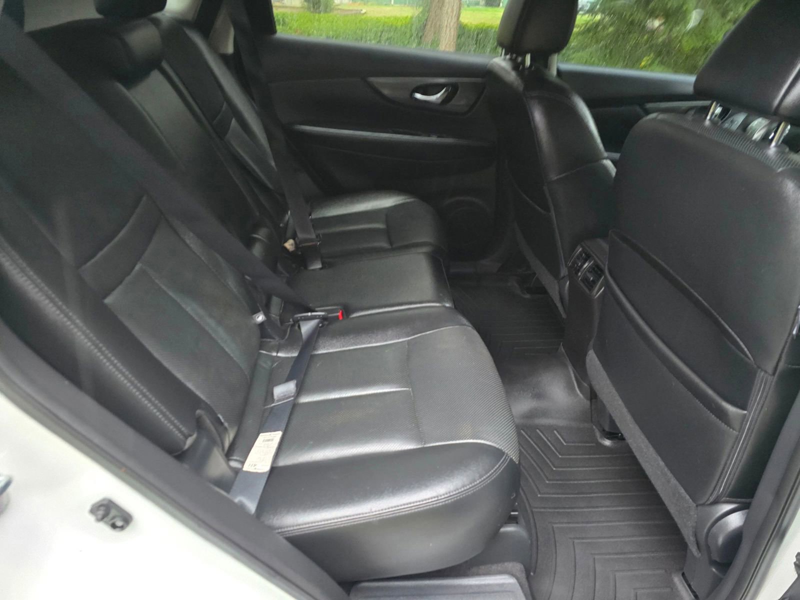 Used 2016 Nissan Rogue SL w/ SL Premium Package image 12