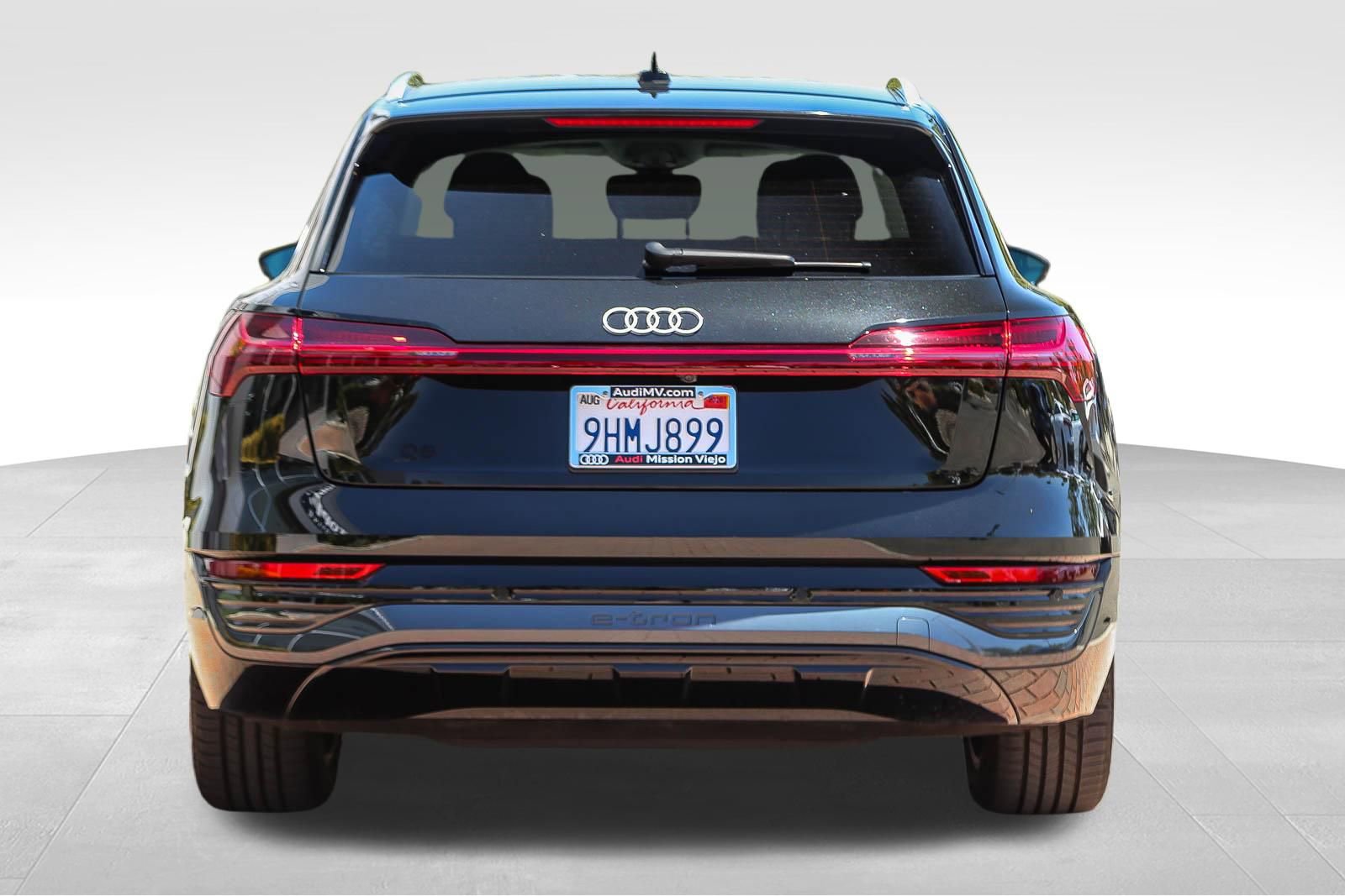 Certified 2024 Audi Q8 e-tron Premium Plus w/ Premium Plus Package AWD/4WD image 6