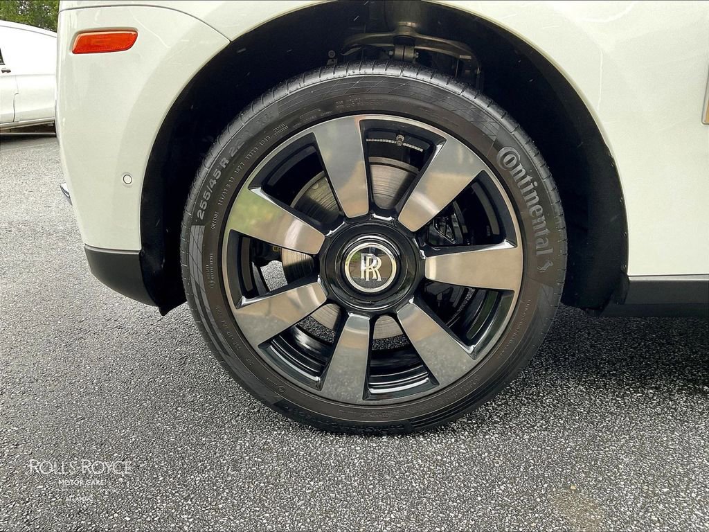 Certified 2022 Rolls-Royce Cullinan image 10
