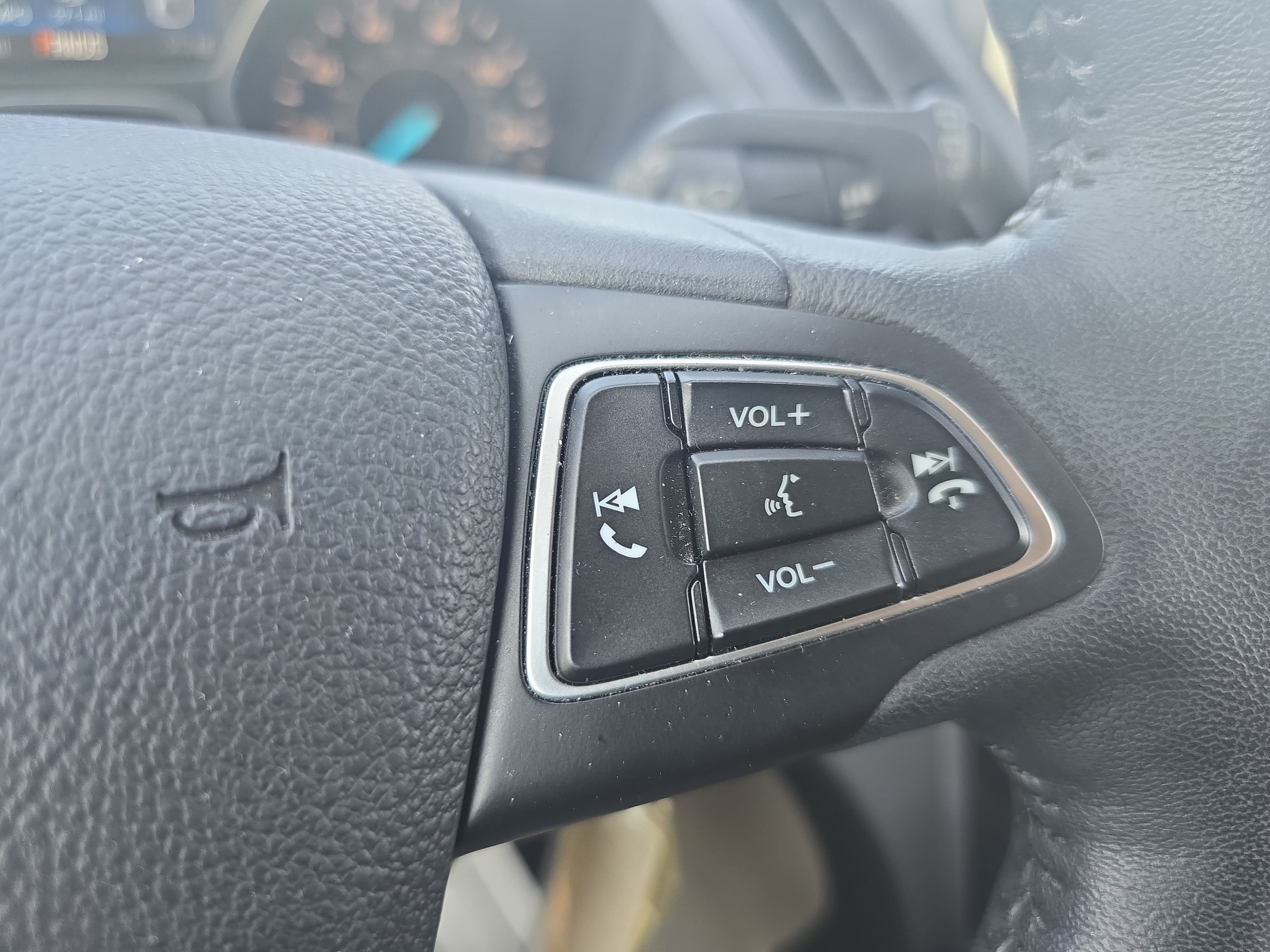 Used 2018 Ford Escape SEL w/ Ford Safe & Smart Package AWD/4WD image 17