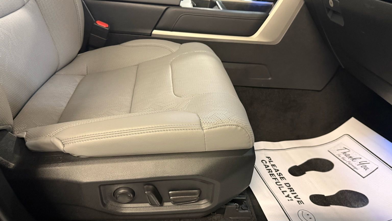 Used 2024 Toyota Tundra Limited image 34