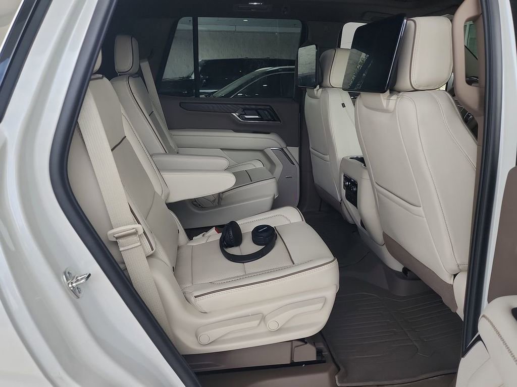Used 2025 GMC Yukon Denali w/ Denali Reserve Package AWD/4WD image 27