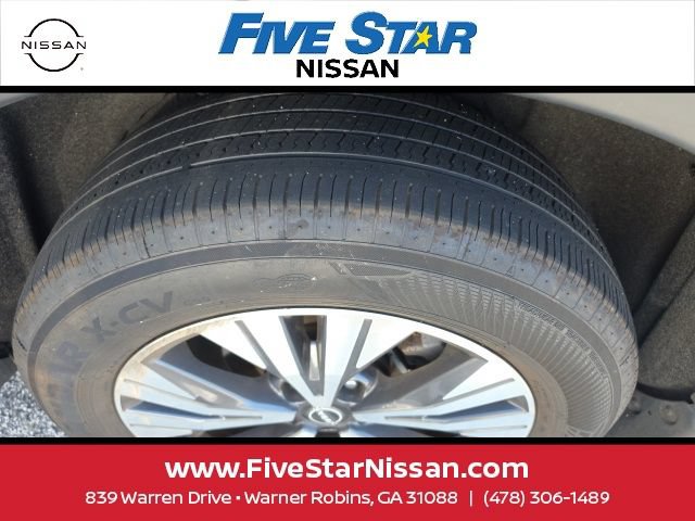 Used 2023 Nissan Rogue SV FWD image 11