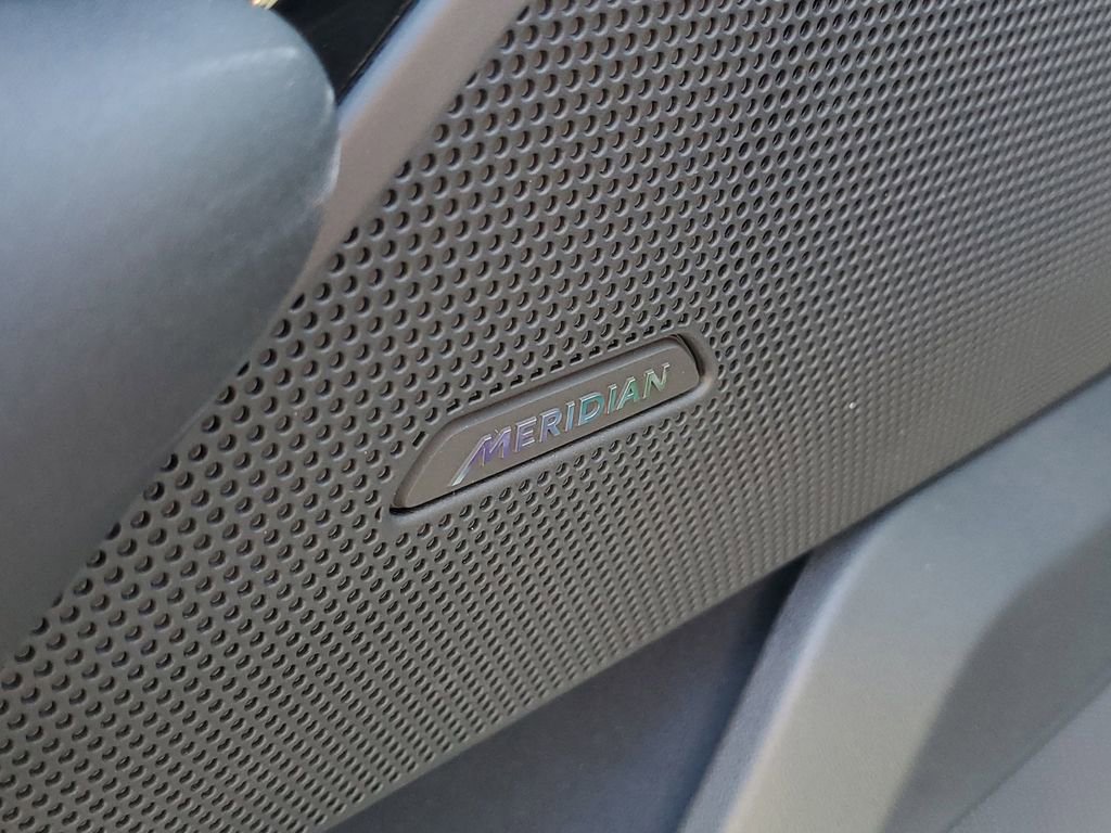 New 2026 Land Rover Range Rover Velar Dynamic SE image 11