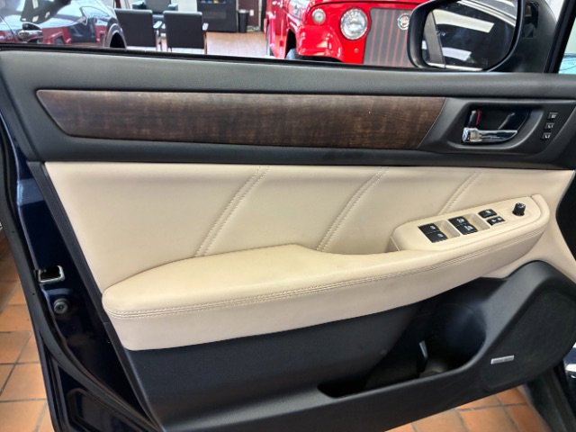 Used 2018 Subaru Outback 2.5i Limited AWD/4WD image 18