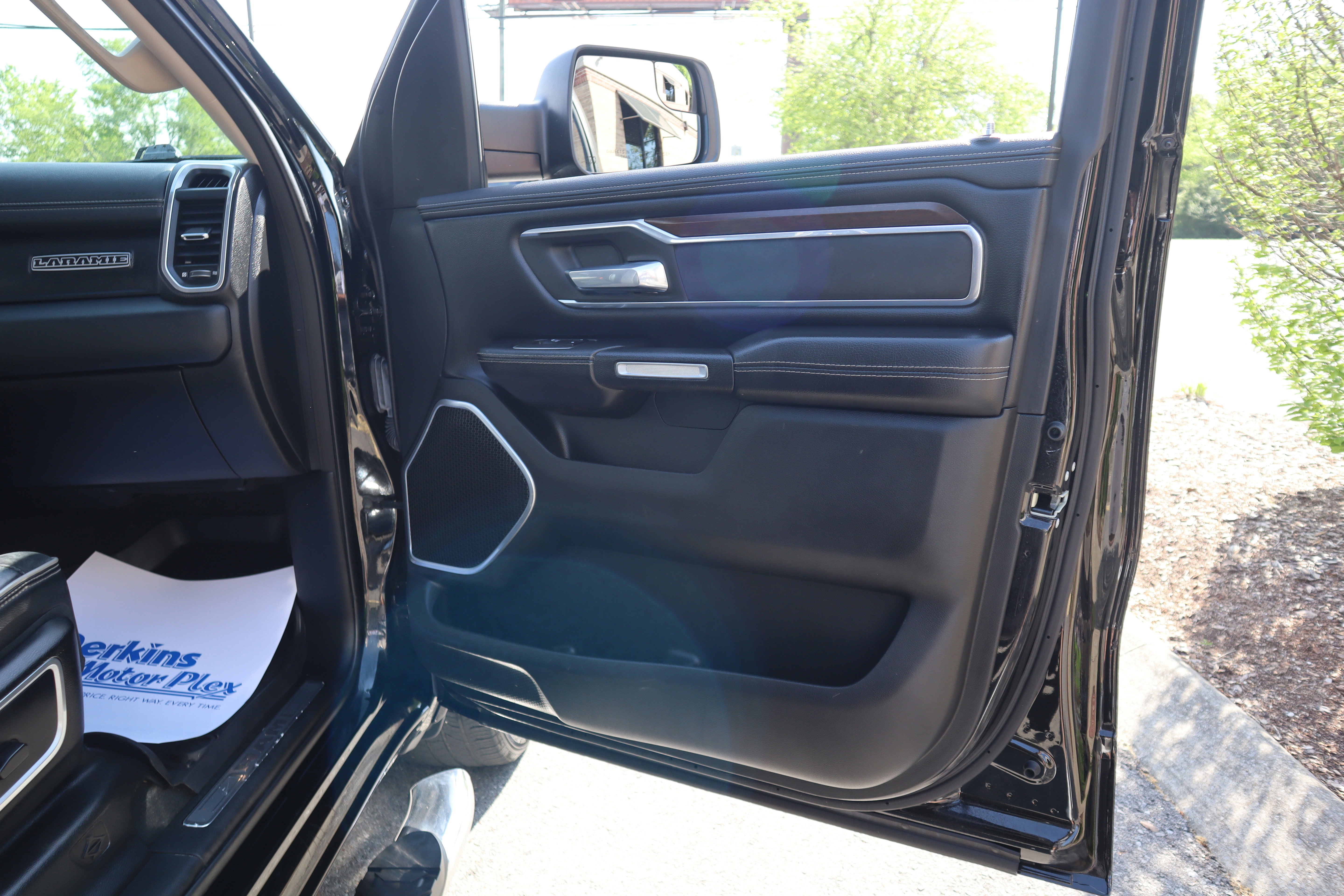 Used 2021 RAM 1500 Laramie image 34