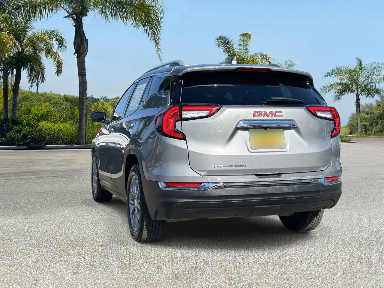 Used 2024 GMC Terrain SLT image 4