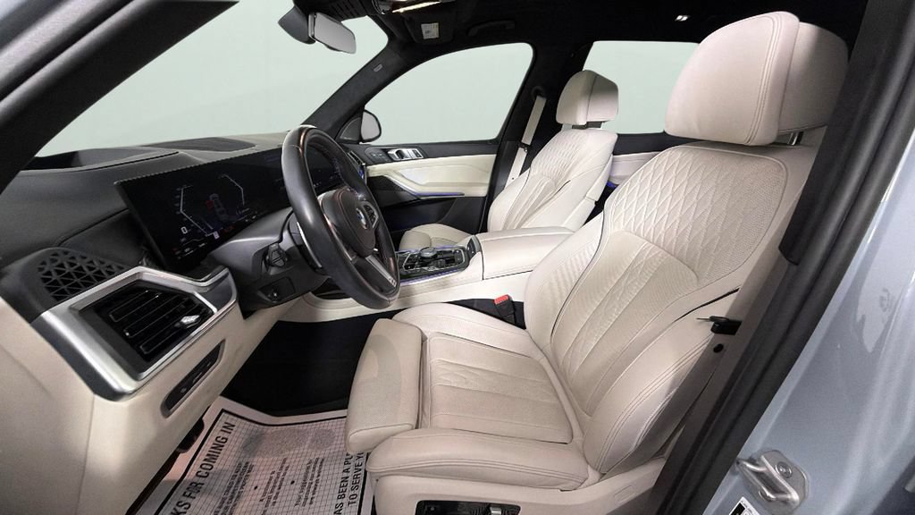 Used 2024 BMW X7 M60i w/ Executive Package AWD/4WD image 17