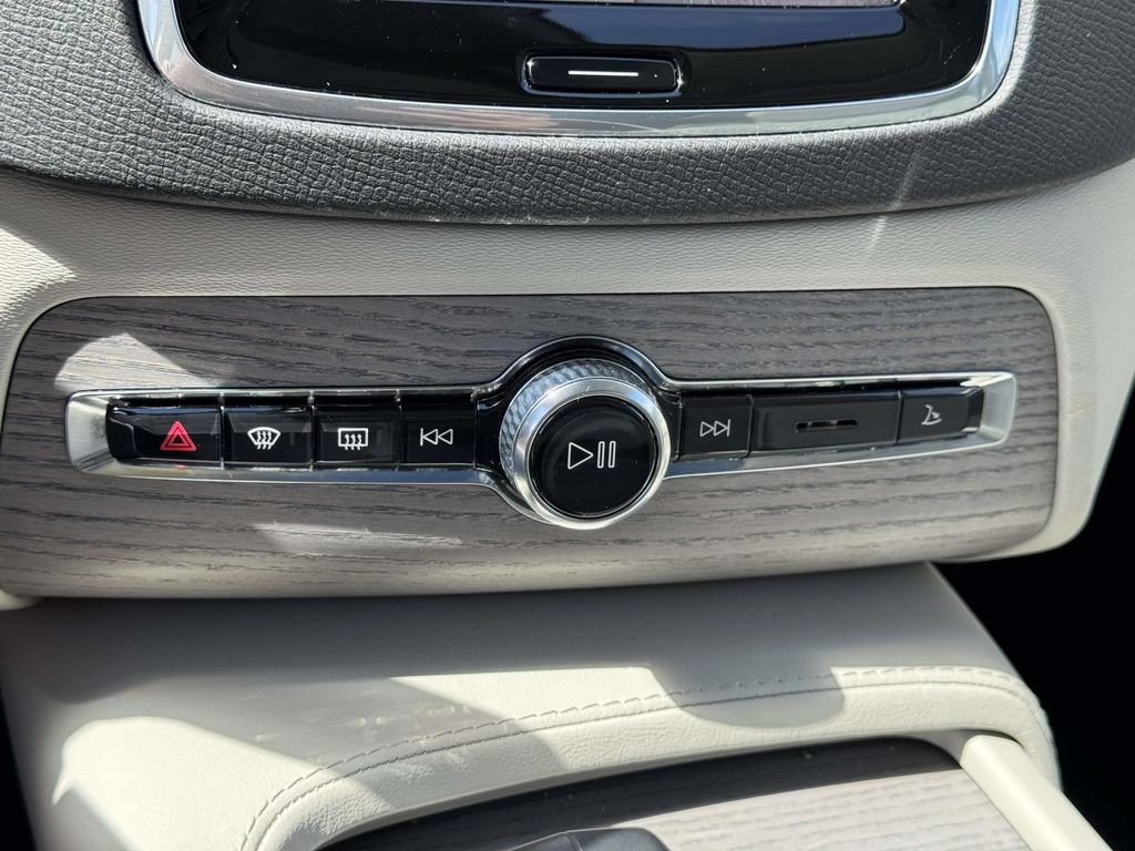 Certified 2024 Volvo XC90 T8 Plus w/ Protection Package Premier AWD/4WD image 27