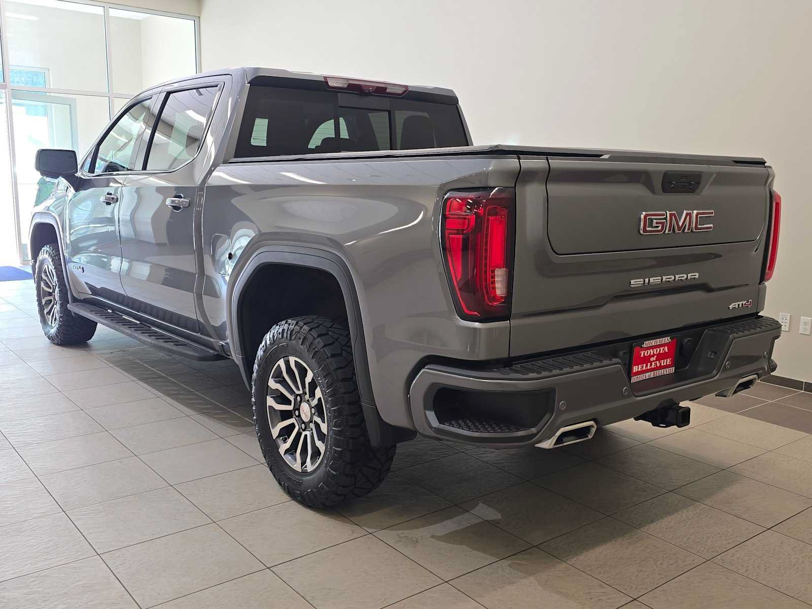 Used 2021 GMC Sierra 1500 AT4 w/ AT4 Premium Package AWD/4WD image 4