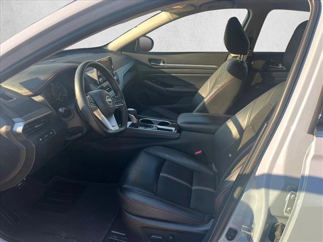 Used 2025 Nissan Altima 2.5 SR FWD image 13