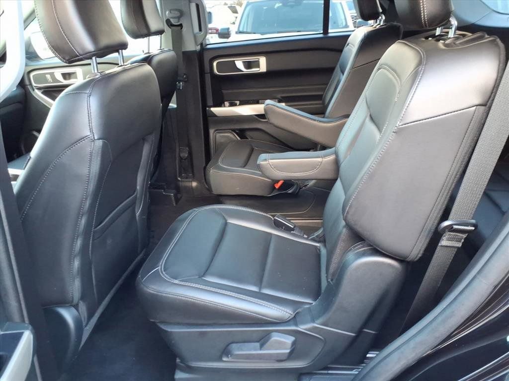 Used 2023 Ford Explorer XLT w/ Equipment Group 202A image 10