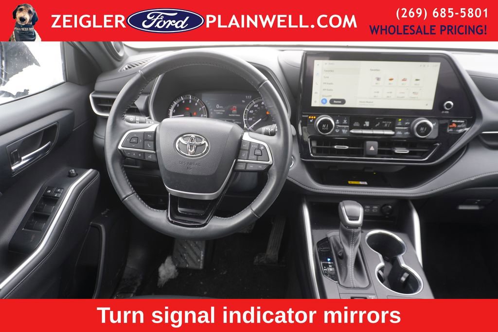 Used 2023 Toyota Highlander L image 11