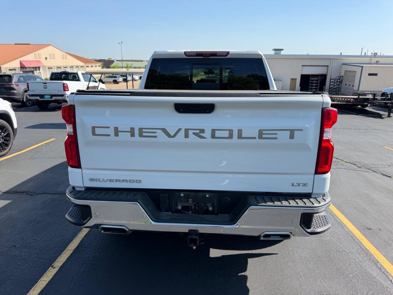 Used 2022 Chevrolet Silverado 1500 LTZ w/ LTZ Premium Package AWD/4WD image 3