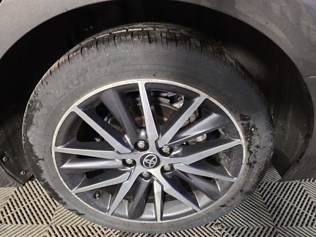 Used 2023 Toyota Camry XLE image 11