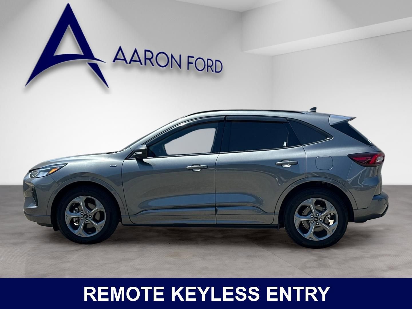 Used 2024 Ford Escape ST-Line w/ Tech Pack #1 FWD image 3