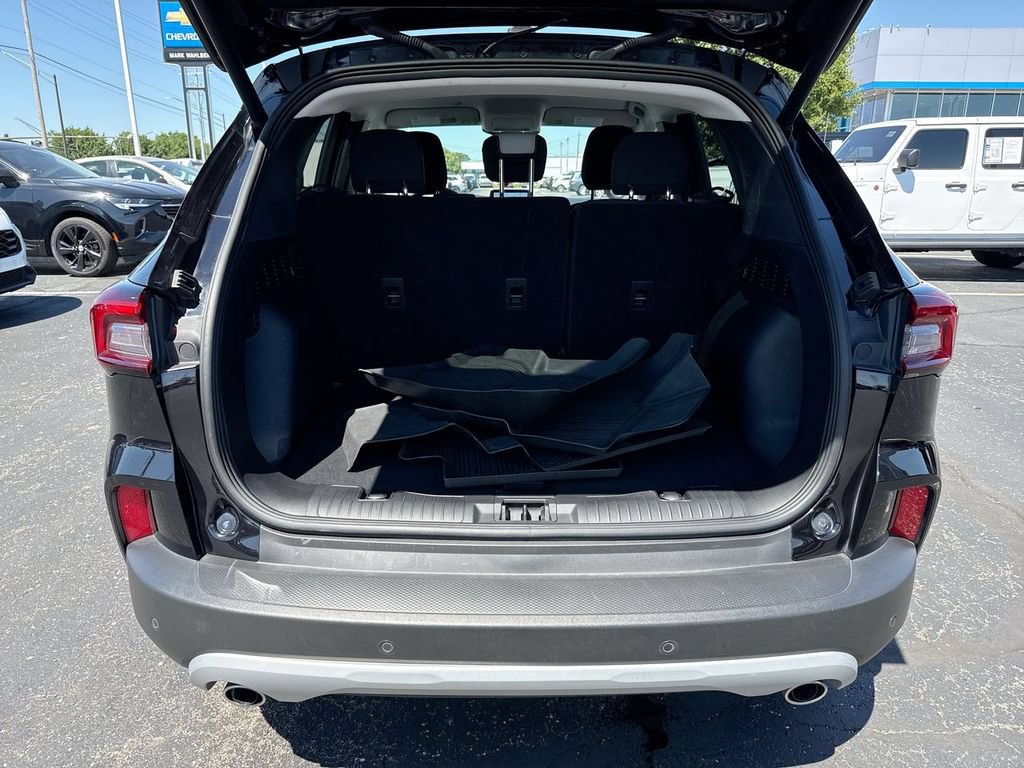 Used 2023 Ford Escape Active w/ Cold Weather Package FWD image 23
