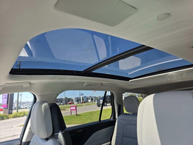 Certified 2025 Lincoln Aviator Reserve w/ Equipment Group 201A image 10