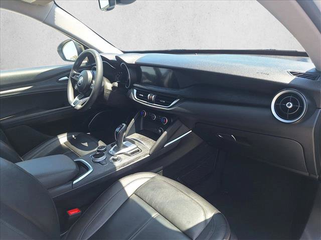 Used 2020 Alfa Romeo Stelvio w/ Nero Edizione RWD image 17