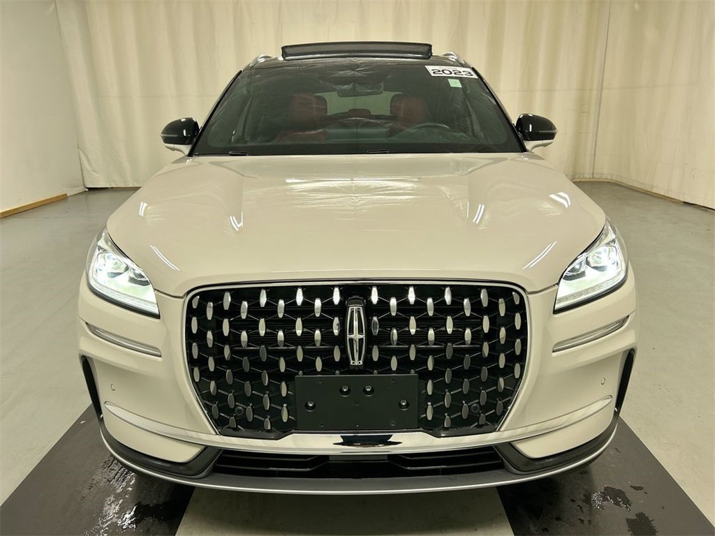 Used 2023 Lincoln Corsair Reserve w/ Equipment Group 201A image 3