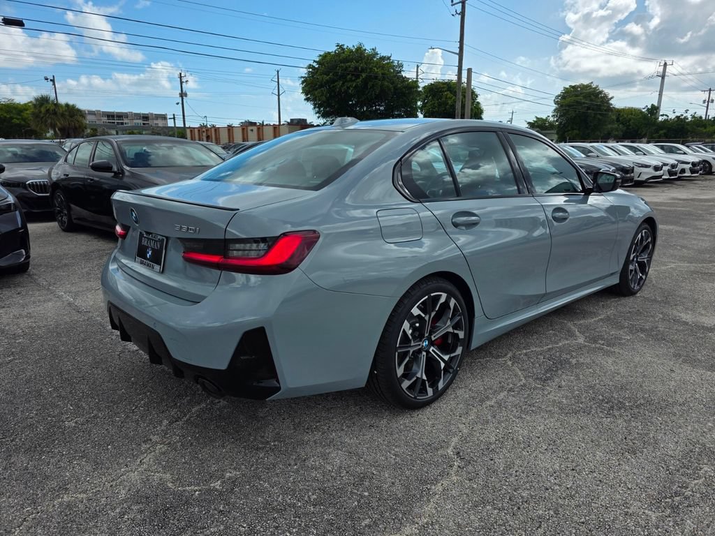 New 2026 BMW 330i Sedan w/ M Sport Package RWD image 4