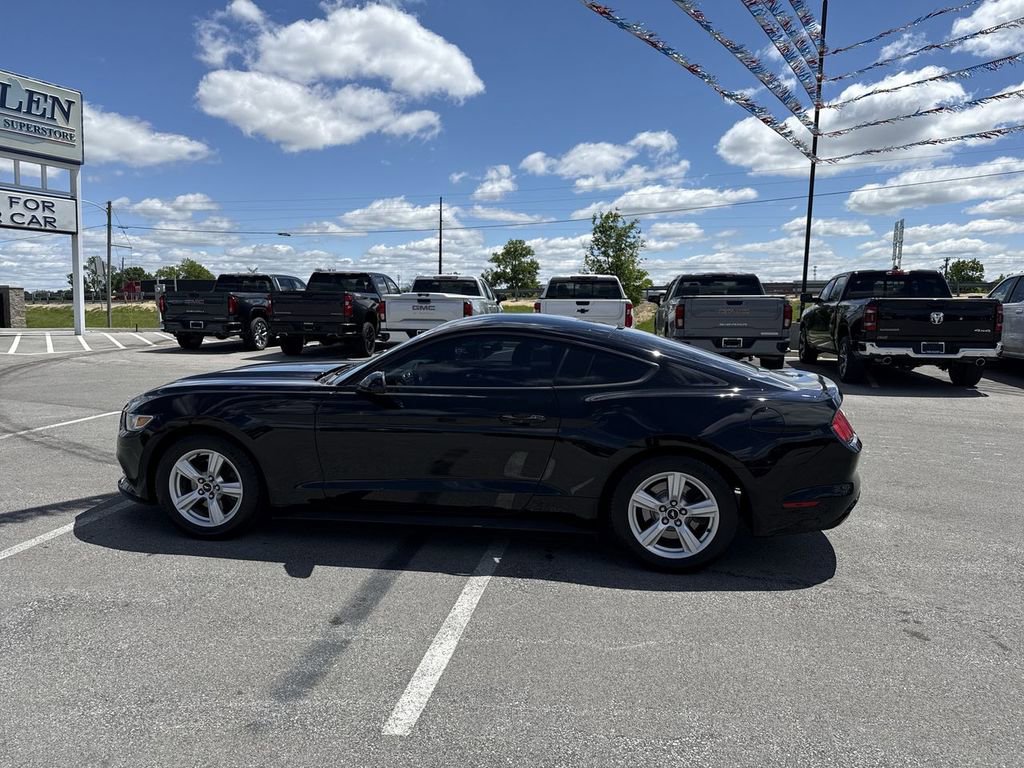 Used 2017 Ford Mustang Coupe RWD image 11