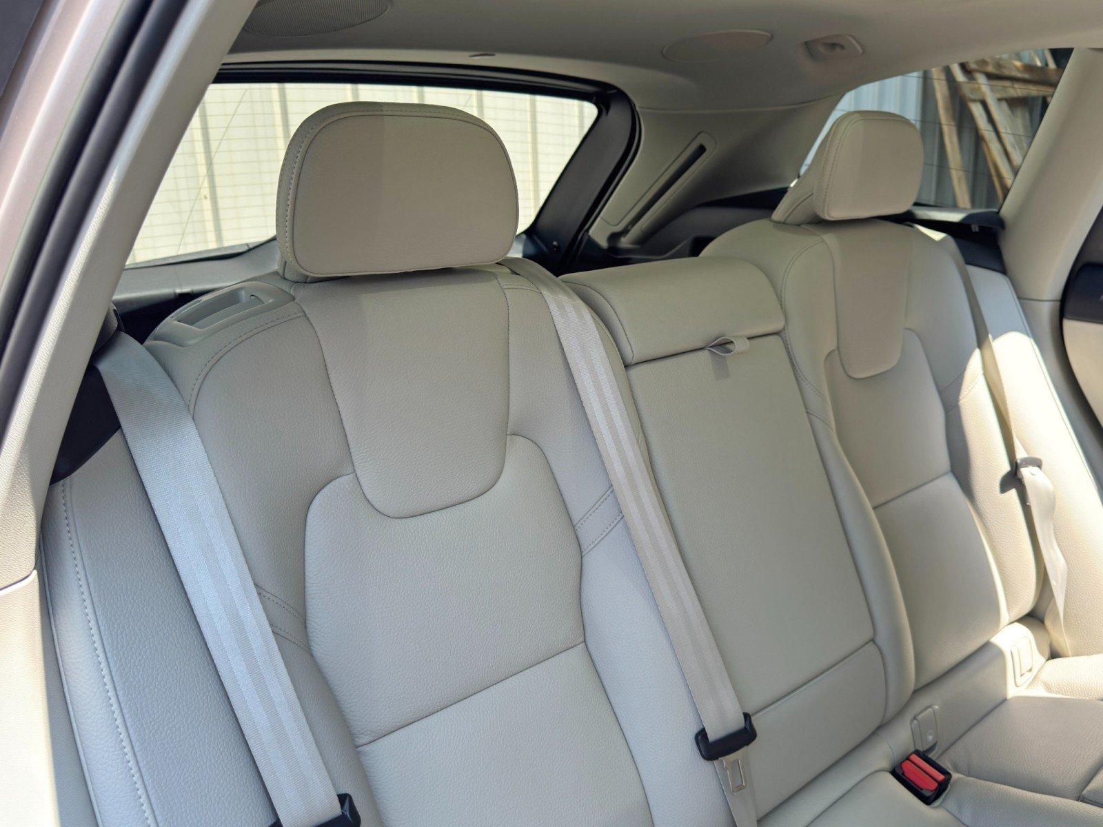 Used 2023 Volvo XC60 B5 Plus AWD/4WD image 40