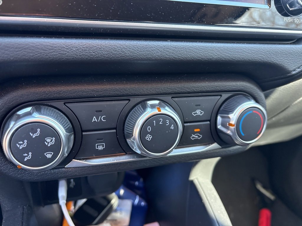 Used 2025 Nissan Versa S w/ Trunk Package image 4