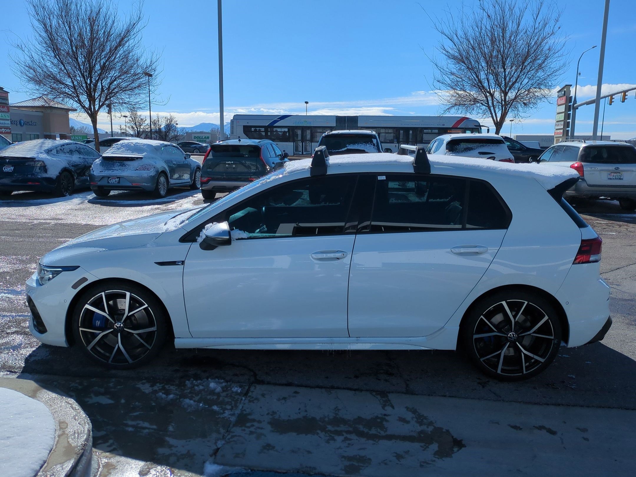 Used 2022 Volkswagen Golf R image 10