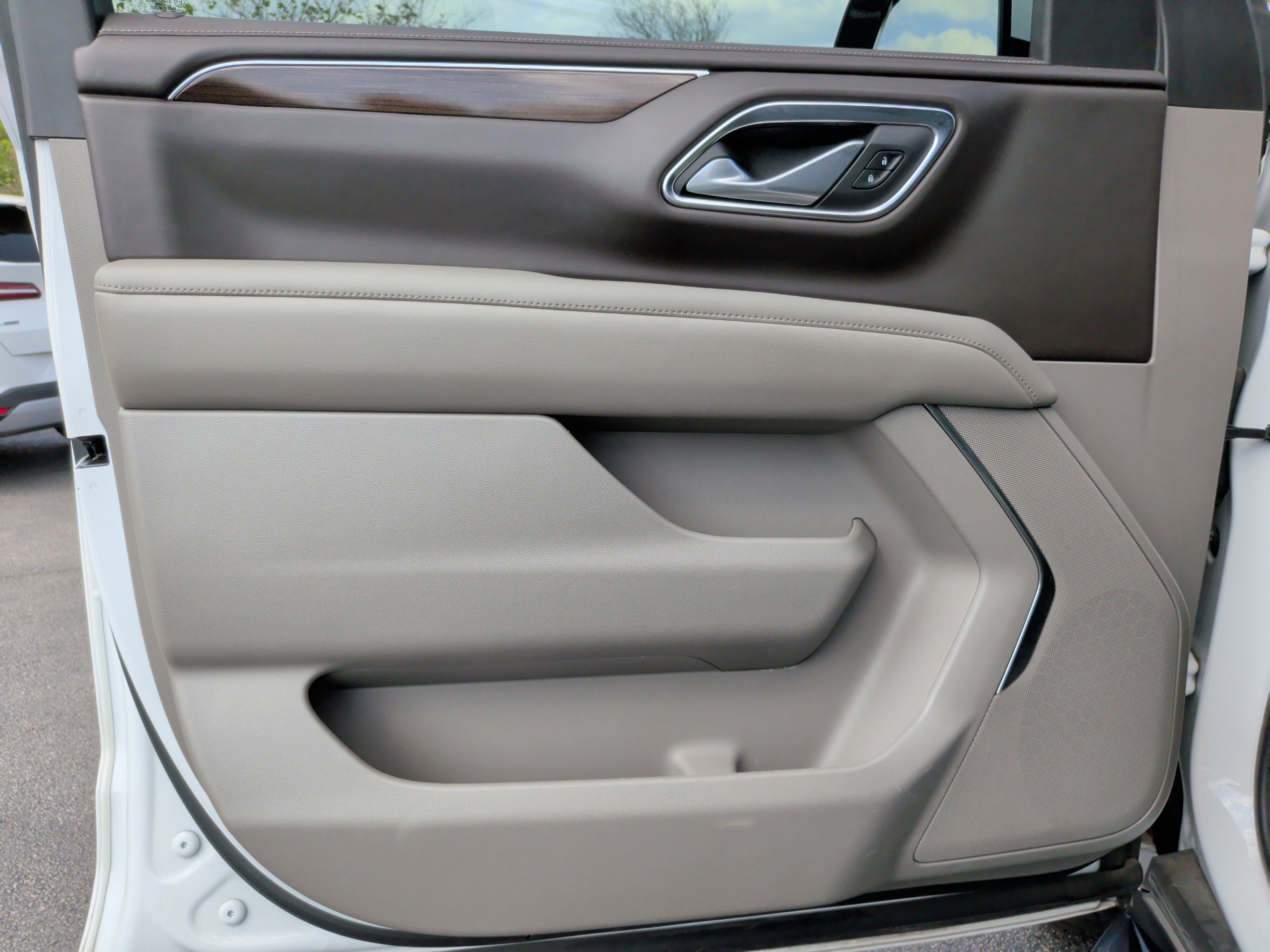 Used 2022 GMC Yukon SLE w/ Max Trailering Package image 28