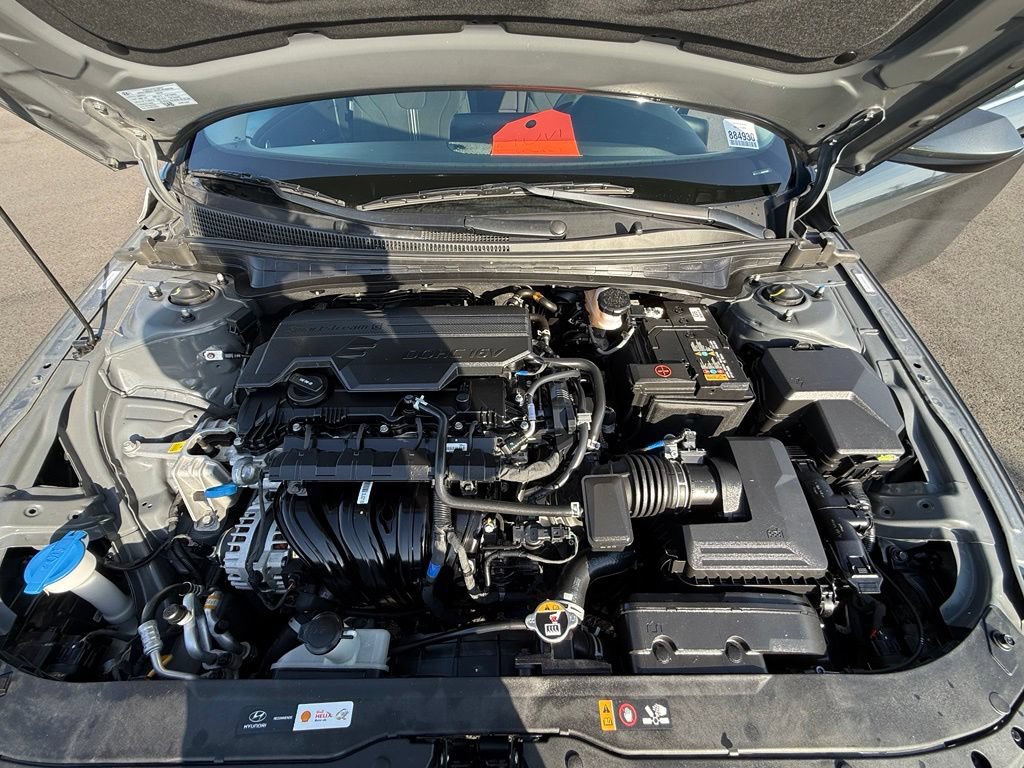 Used 2025 Hyundai Elantra SEL FWD image 30