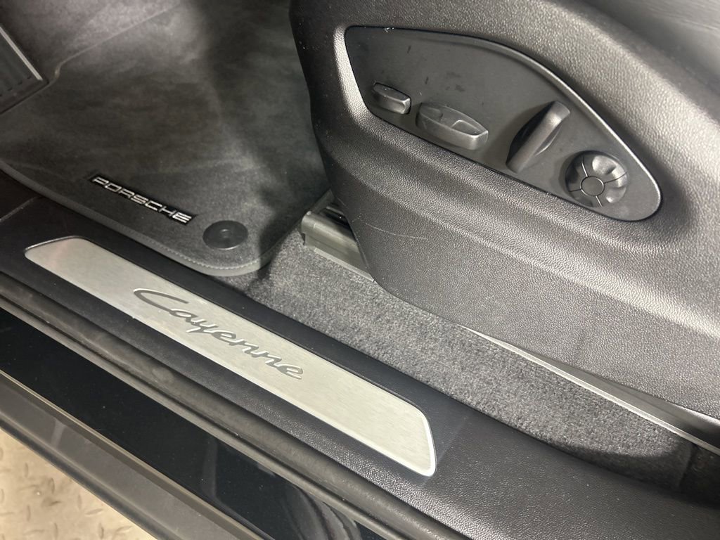 Certified 2026 Porsche Cayenne Coupe image 28