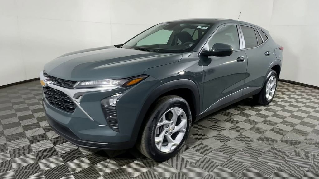 New 2026 Chevrolet Trax LS w/ LS Convenience Package FWD image 4